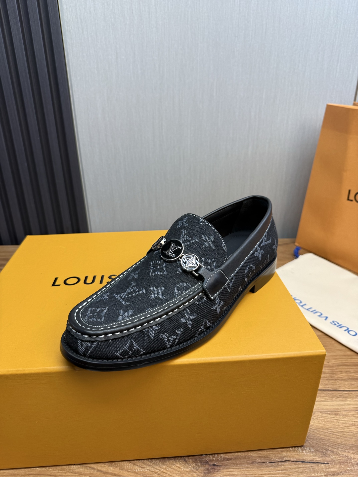 LV